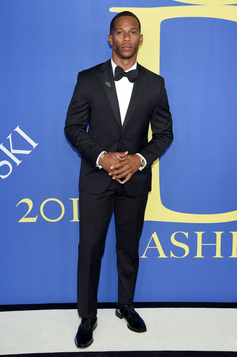 Victor Cruz wearing a Vera Wang tuxedo to the CFDA Awards. Picture by Getty Images